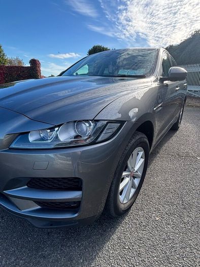 Jaguar F-pace