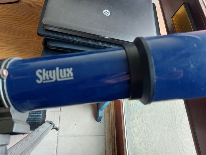 SKYLUX Refractor Telescope, 96-18800, F=700, D=70, with Tripod in very good condition