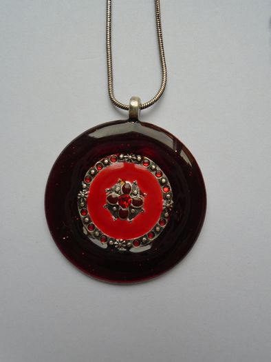 Ikita pendant, Jewellery, Gift. Necklace