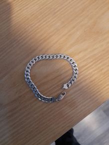 silver bracelet hallmarked 925.  21cm