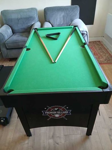 Pool table