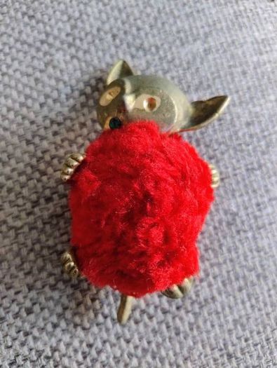 Vintage brass cat pin cushion see last photo for exact measurements FREE STANDARD POSTAGE INCLUDED