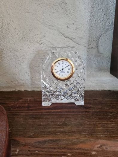 Crystal clock