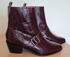 M&S 100% Genuine Leather Burgundy Boots Size 38.5