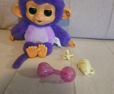 Fingerlings Care Cuddles Monkey Plush Pet Sunny