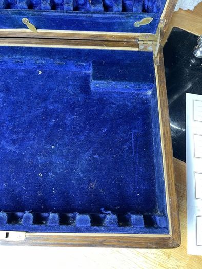 1 antique wooden display box