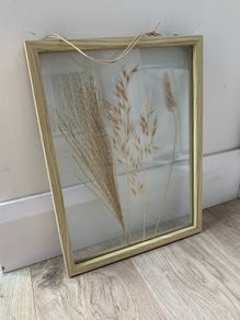 Dried flowers hanging frame