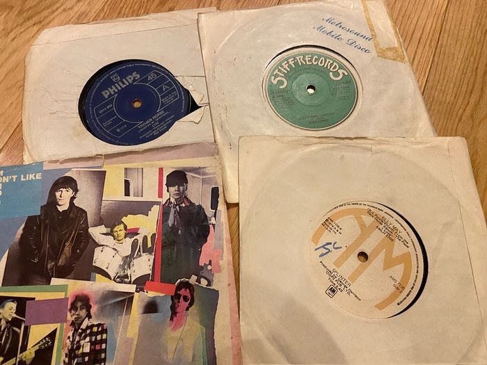 69 7" singles records vinyl