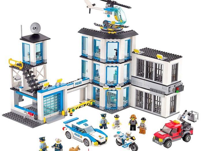 Lego City 60141: Police Station (2017) 100% Complete (NO BOX)
