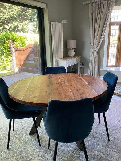 Solid 120cm round Acacia Dining Table & 4 Velvet Chairs.