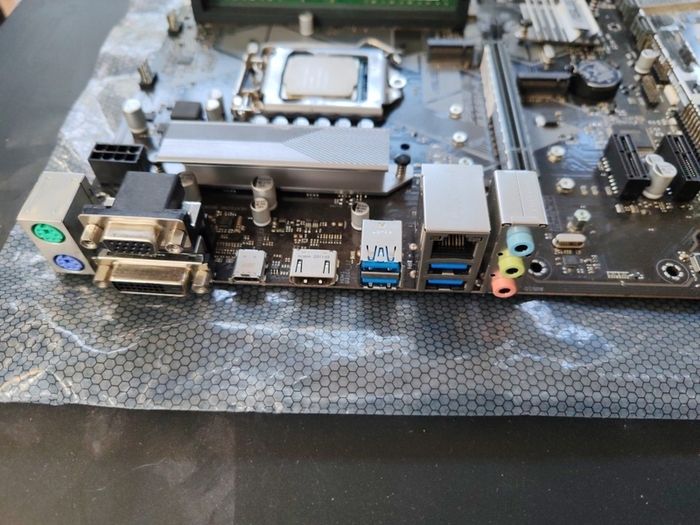 Asus prime b365m-a, i5-8500, 8gb ddr4
