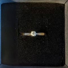 375 9ct yellow gold natural diamond ring - size L