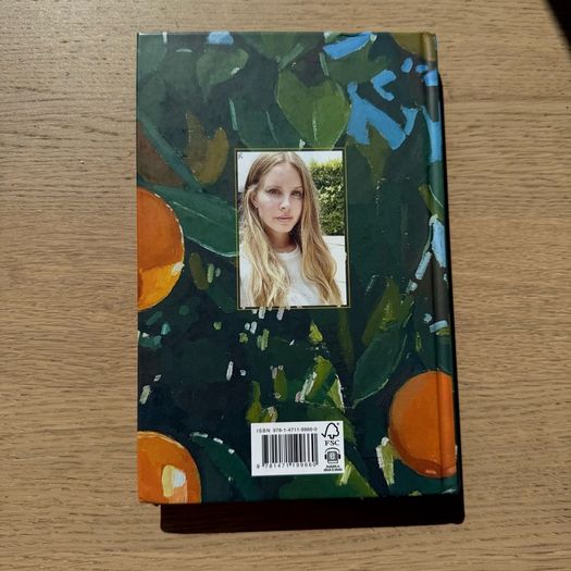Lana Del Rey Poetry Book - Violet Bent Backwards Over The Grass