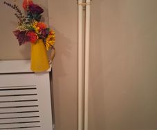 2no. 4ft Cream Wooden Curtain Poles - Excellent Condition