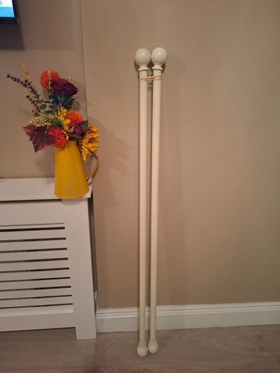 2no. 4ft Cream Wooden Curtain Poles - Excellent Condition