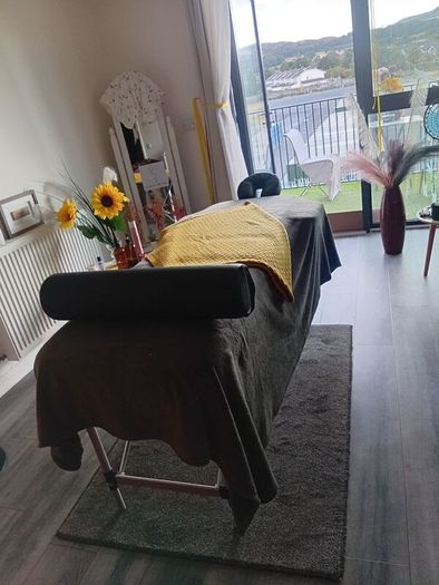 Therapy plinth