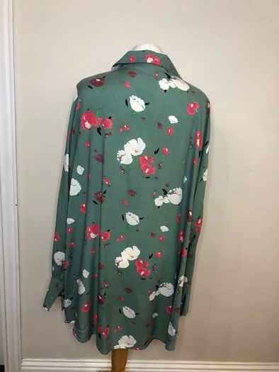 JD Williams green floral blouse (size 28)