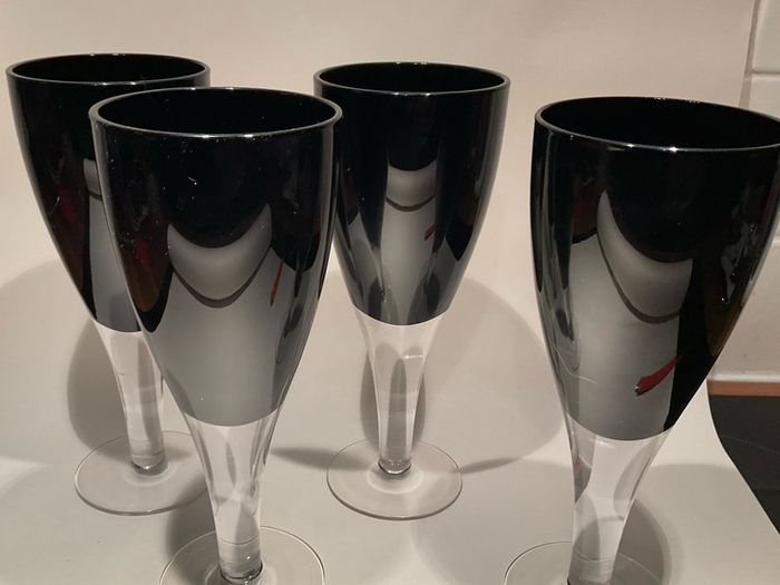 4 vintage black wine glasses  like new