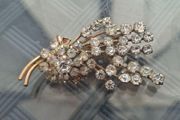 Lovely Vintage clear Rhinestone Brooch