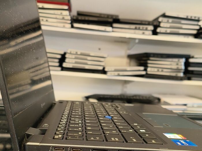 Dynabook Portege X30L 13.3" FHD i7-1260P (12th Gen) 8GB 500GB SSD Windows 11 Pro, Blue - Intel iRIS Xe Graphics