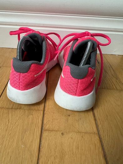 Pink Nike Tanjun
