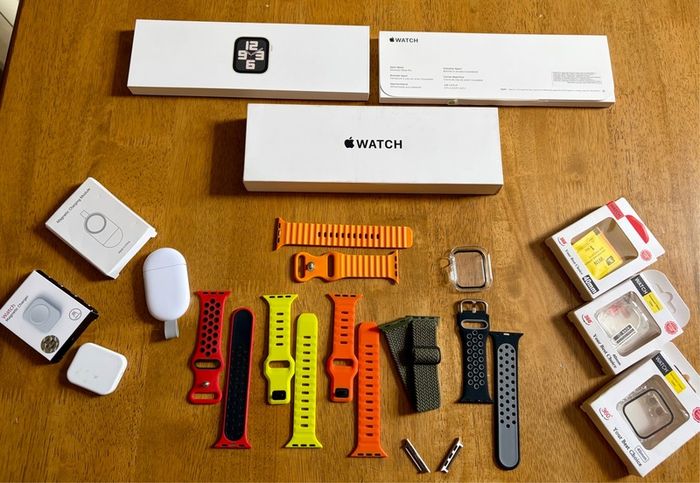 Apple Watch SE 2nd Gen GPS 40mm Starlight Aluminium Case 1 Owner Extras 14pc New Charger Case Strap Band Professional Office Work Lifestyle Fitness Outdoors Elegant Party Event Magnetic Ocean