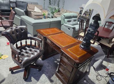 desk+captains chair