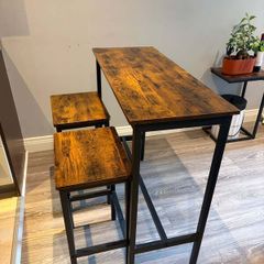 Bar table + 2 bar chairs