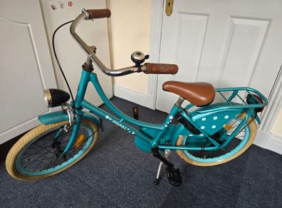 Kids Bike Very Good Condition  Lights Lock and Stand  Ready to Ride
