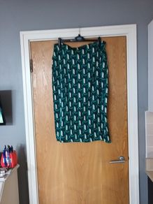 Dunnes Stores Skirt.   S.18.    .B.N.W.T