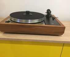 Linn Sondek LP12 Turntable