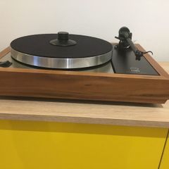 Linn Sondek LP12 Turntable