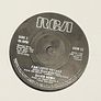 Rare Irish pressing. David Bowie & Bing Crosby - Peace on Earth/Little Drummer Boy 7". Plays brilliantly. Image 2