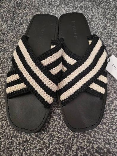 Flat Sandals UK7 New with tags