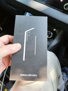 Samsung S25 Ultra 1Terabite Titanium Grey Grade A Samsung Warranty Fully Boxed Case Cable Screen Protector Will Swap or Trade High Phone