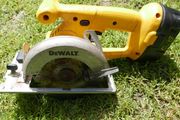 DEWALT DW936 Cordless Trim Saw +charger - works well