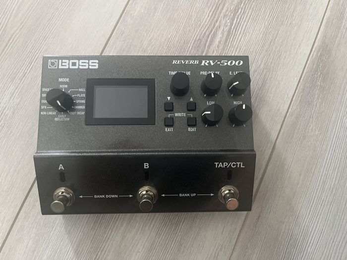 Boss RV-500