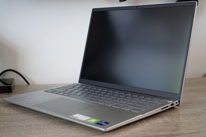 Dell Inspiron 5420  QHD+ | i7-1255U | 16gb | 512gb | Nvidia MX570