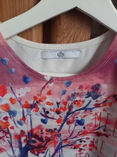 Tshirt girls M&s size 5-6 years