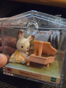 Sylvanian Families - Rabbit with Piano