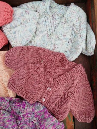 5 x Handknit cardigans and hats