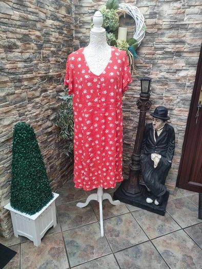 Red Ditsy floral print dress uk18