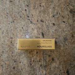 Hourglass unlocked satin creme lipstick