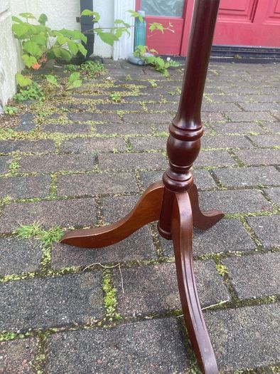 Pie crust Leather top wine table