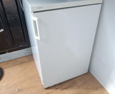 Small under counter fridge/freezer Zanussi