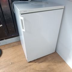 Small under counter fridge/freezer Zanussi