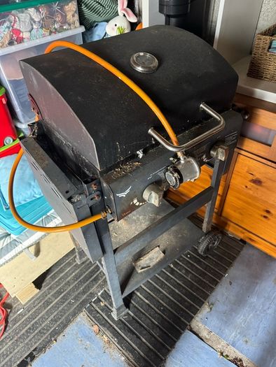 Gas barbecue