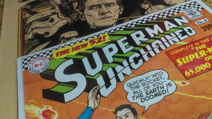 Superman Unchained #4 ! VERY RARE ! Limited 1 for 50 !  Chris Burnham 75th Anniversary Silver Age Variant Cover ! 2013 ! by DC Comics !