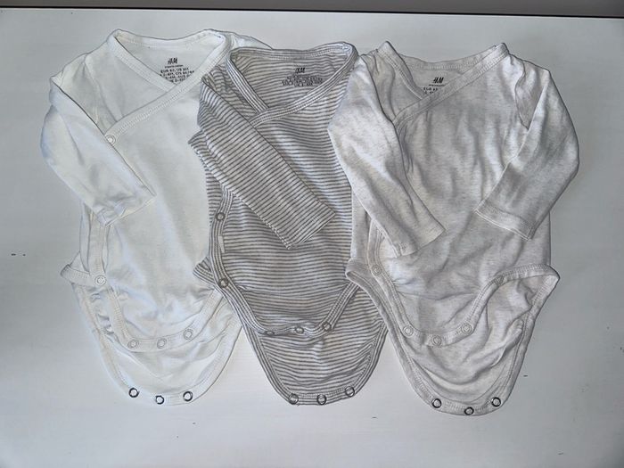 Baby 22 piece clothing bundle for 0-3 months