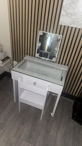 child's vanity unit